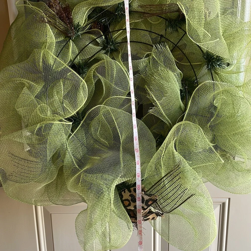 NWOT- Large Fall wreath w/wooden pumpkin & harvest sign, green tulle & bows